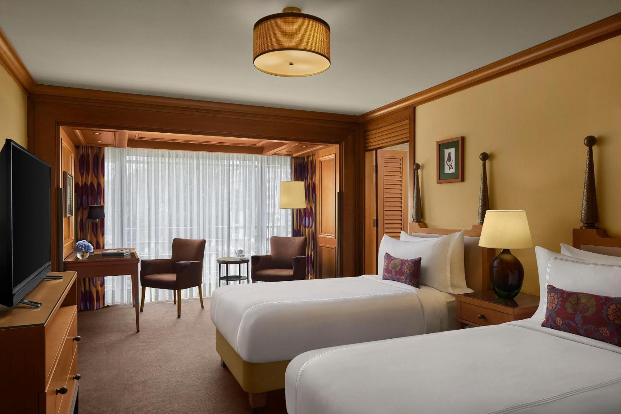 Divan Hotel 5*